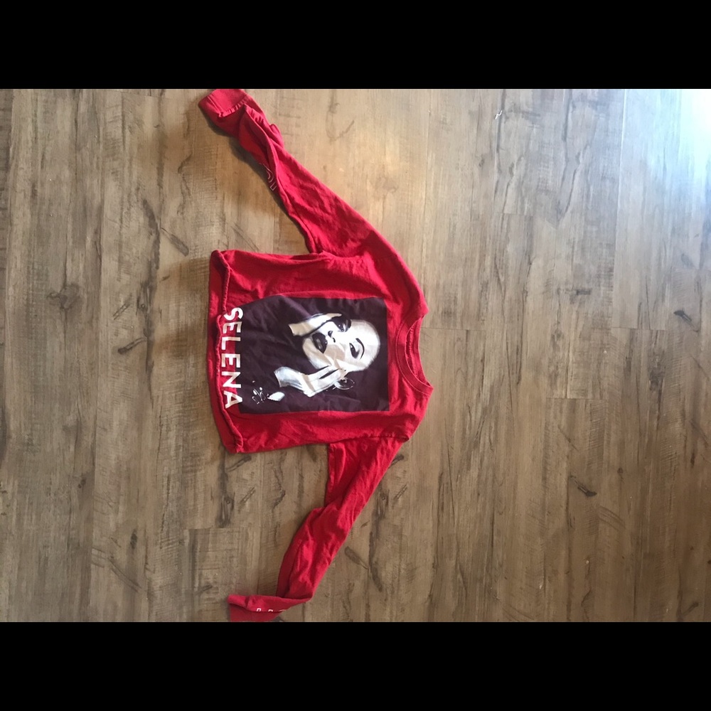 Selena graphic T